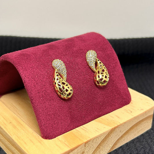 BRINCO GOTA DUPLA CRAVEJADA BANHADO A OURO 18K